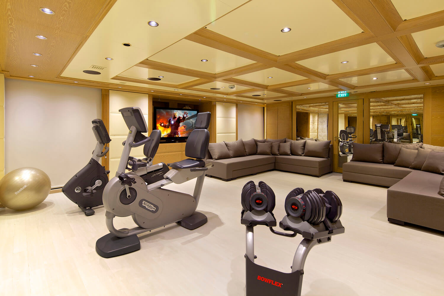 O'MEGA Yacht Charter Details, Mitsubishi | CHARTERWORLD Luxury Superyachts